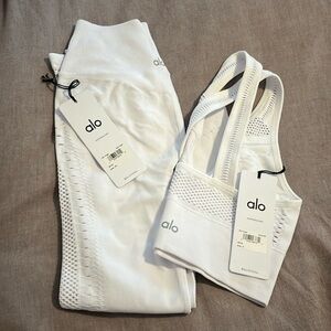 Alo Yoga NWT. Seamless open air bra small. Seamless high waist 7/8 legging xs